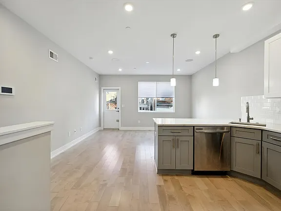 2011 North Randolph Street #10 - Photo 3 of 20