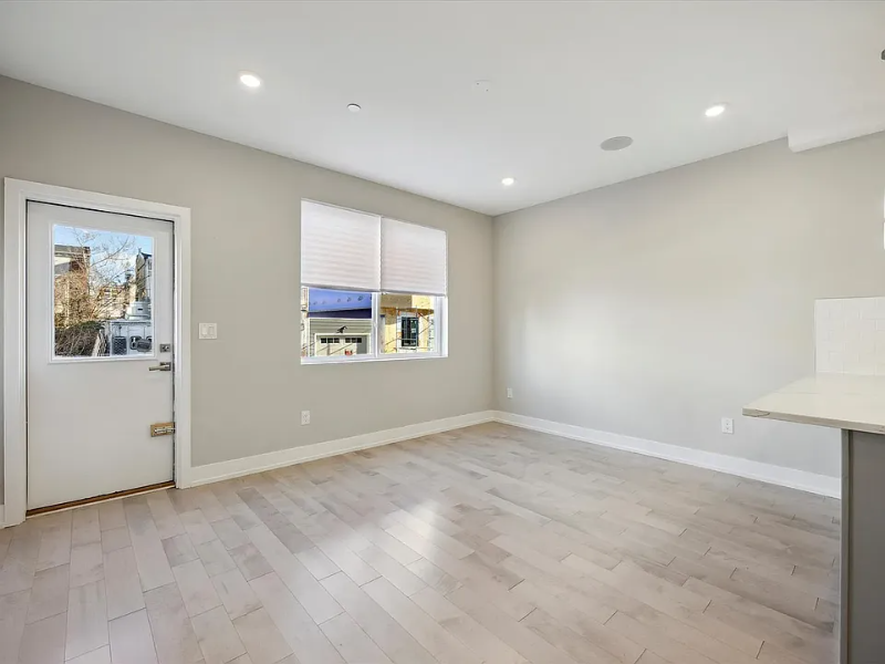 2011 North Randolph Street #10 - Photo 4 of 20