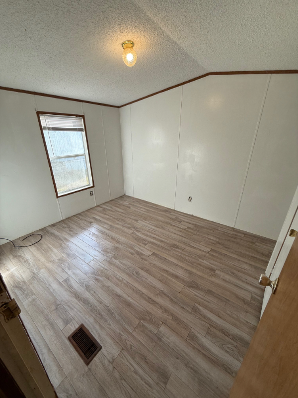 408 Mooney St - Photo 5 of 5