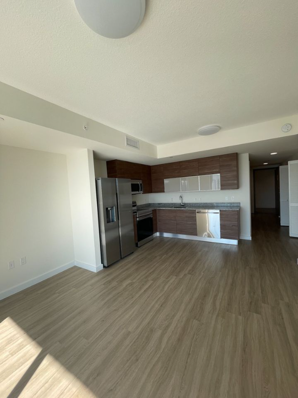 32 Sw 1st St - Photo 4 of 18