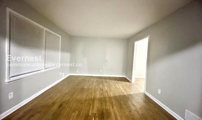 1779 Gretna Green Way - Photo 4 of 22