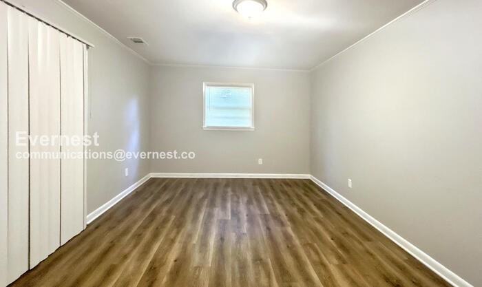 1779 Gretna Green Way - Photo 7 of 22