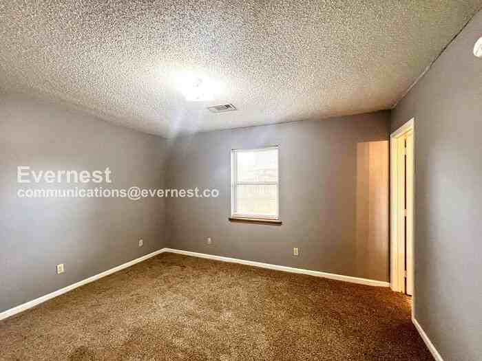 44 Barnwell Dr - Photo 5 of 17