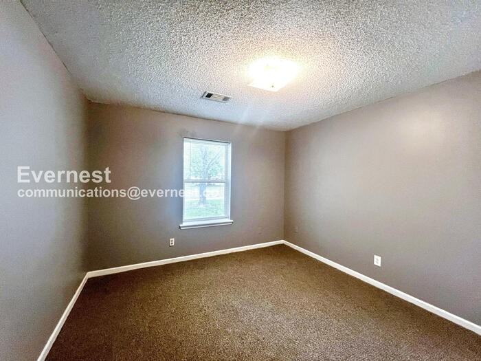 44 Barnwell Dr - Photo 7 of 17