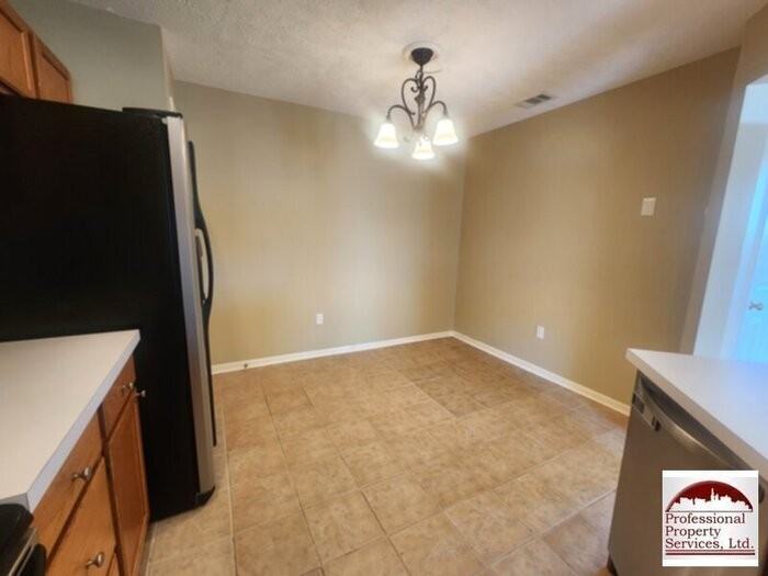 5351 Regal Ct - Photo 6 of 19