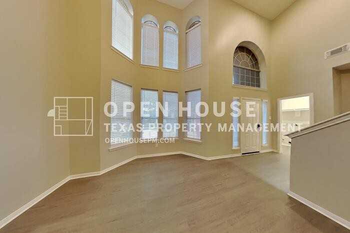 131 Lissa Ln - Photo 4 of 26