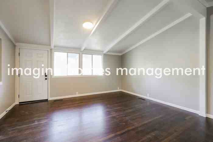 1125 Ne 52nd Ter - Photo 3 of 13