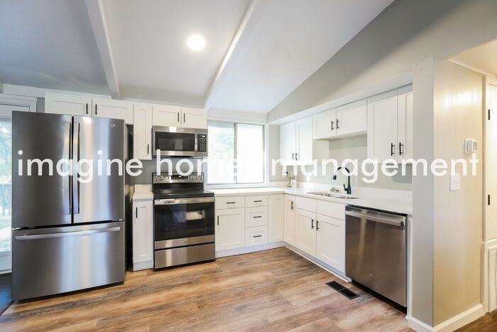 1125 Ne 52nd Ter - Photo 5 of 13