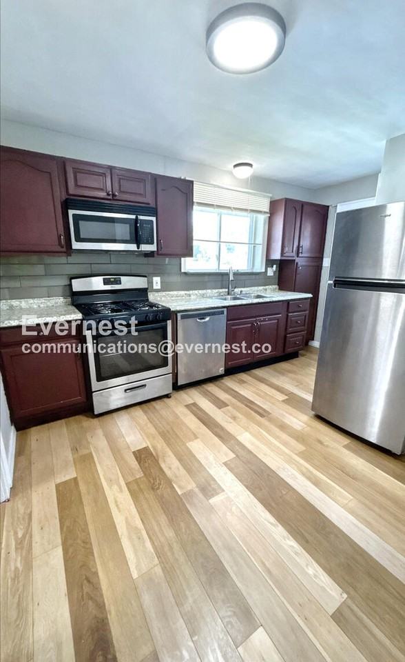 3864 Marietta Dr - Photo 3 of 26