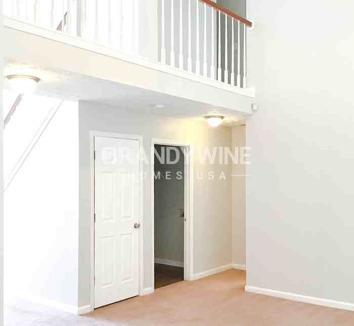 305 Shadetree Ln - Photo 4 of 19