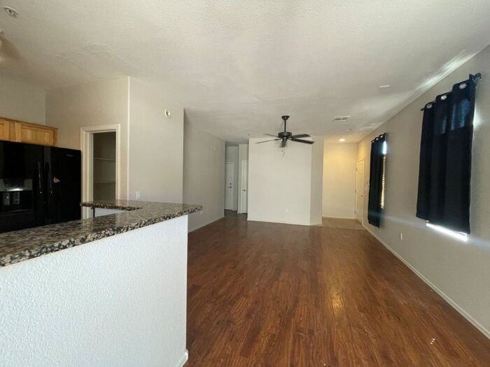 2150 W Alameda Dr #1054 - Photo 4 of 35