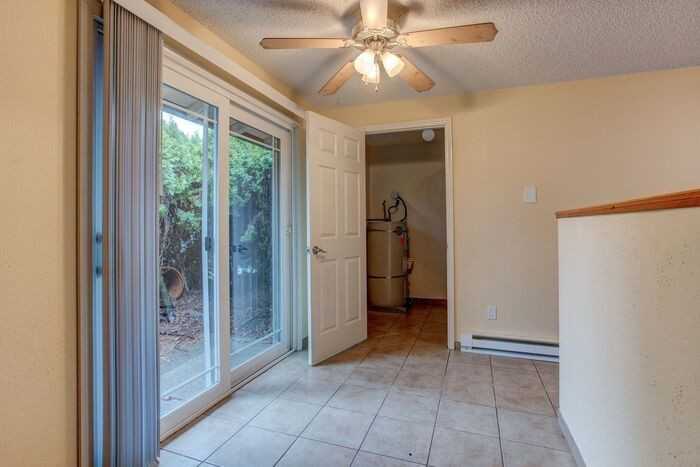 4811 Se Boardman Ave #6 - Photo 3 of 16