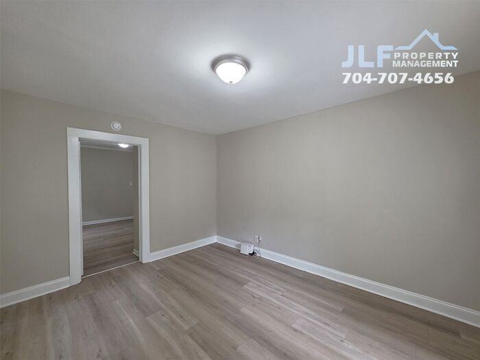 1417 Oakshade Avenue - Photo 3 of 14