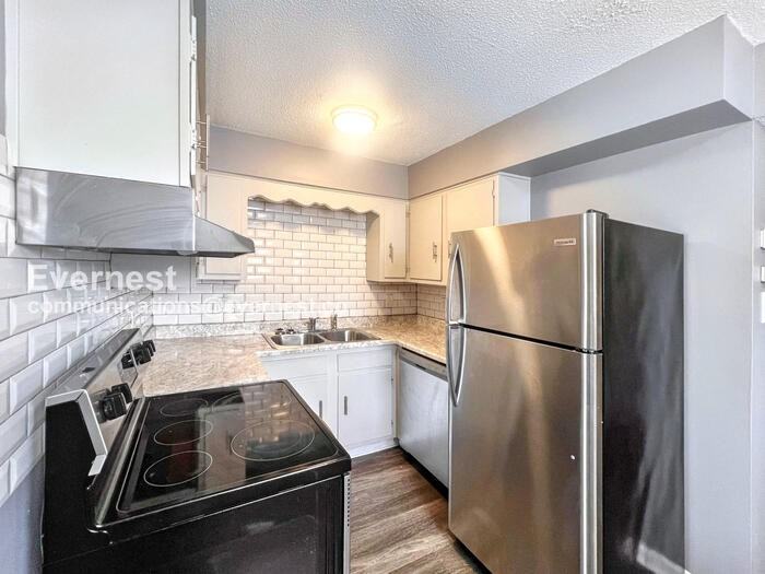 9 Meredith Ct #1 - Photo 4 of 15