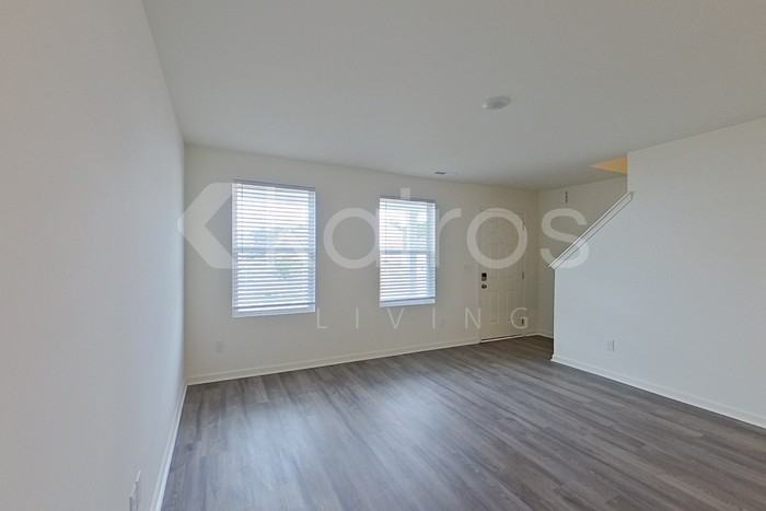 129 Ferry Ct - Photo 2 of 25