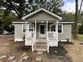 featured image of 742 Green St