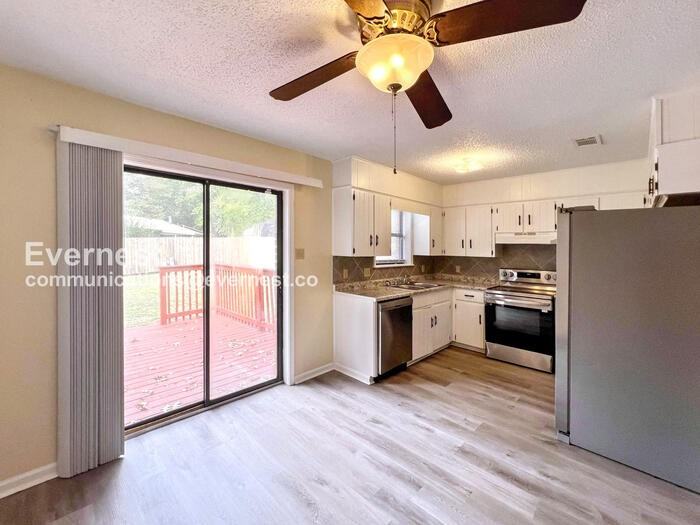 28 John Hancock Cir - Photo 3 of 18