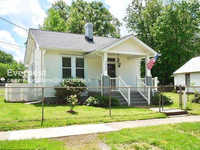 3060 Stockton St - Photo 2 of 23