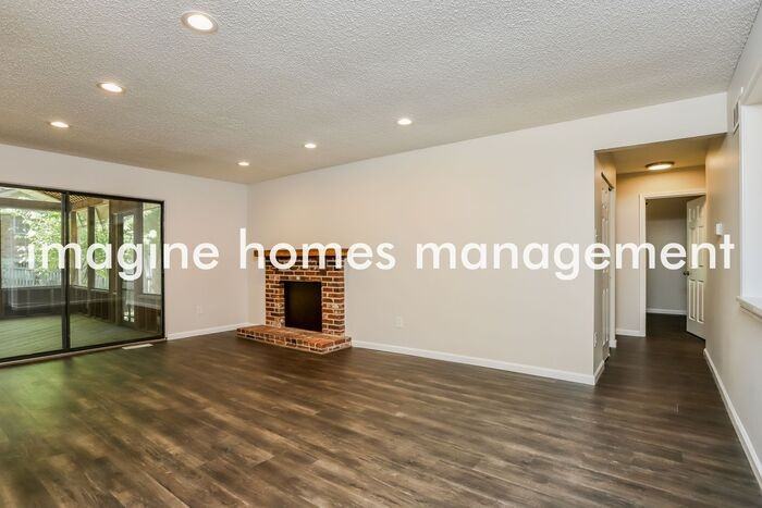 539 Burlington Mill Dr - Photo 4 of 15