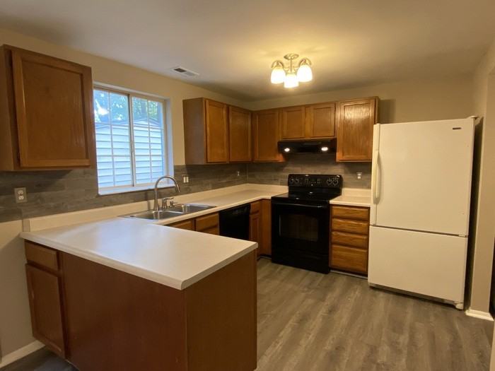 7708 Crown Crest Court - Photo 7 of 24