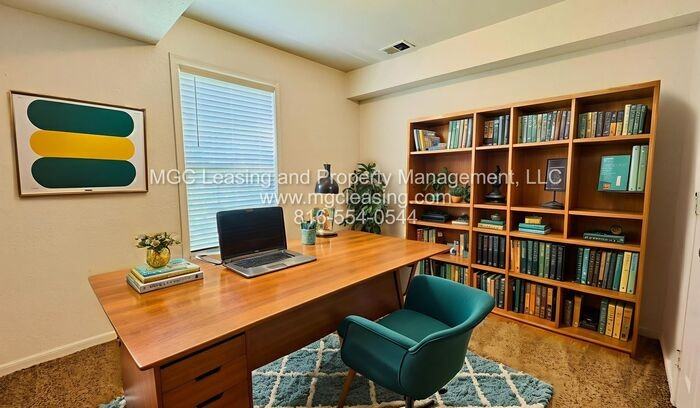 5904 Northeast 42nd Street - Photo 4 of 22