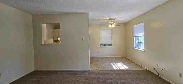 302 S Green St #2 - Photo 3 of 13