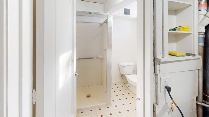 411 W Bowen Ave - Photo 4 of 15