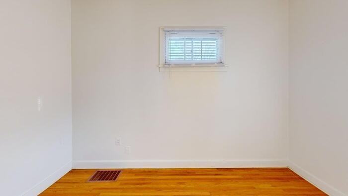 411 W Bowen Ave - Photo 5 of 15