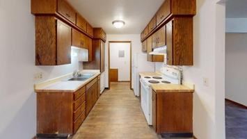 featured image of 1027 N 12th St #13