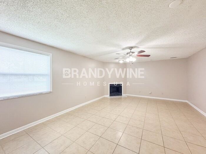 3026 Mangrove Avenue - Photo 5 of 32