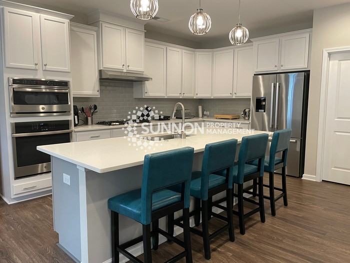 12140 Mcdowell Crossing Pl - Photo 4 of 28