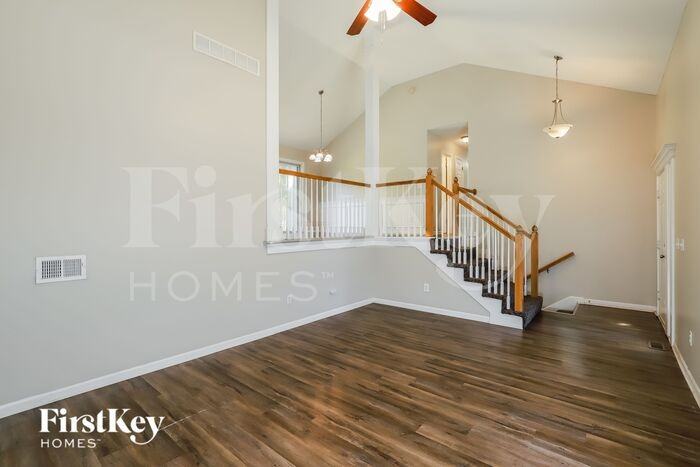 8024 North Spruce Avenue - Photo 3 of 16