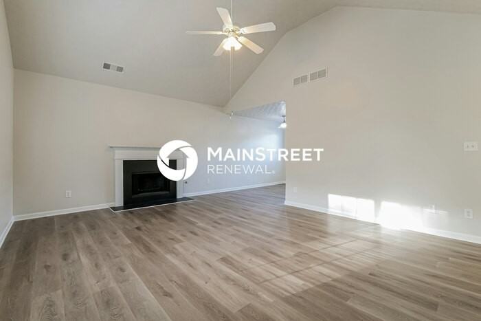 2000 Redwood Trace - Photo 5 of 19