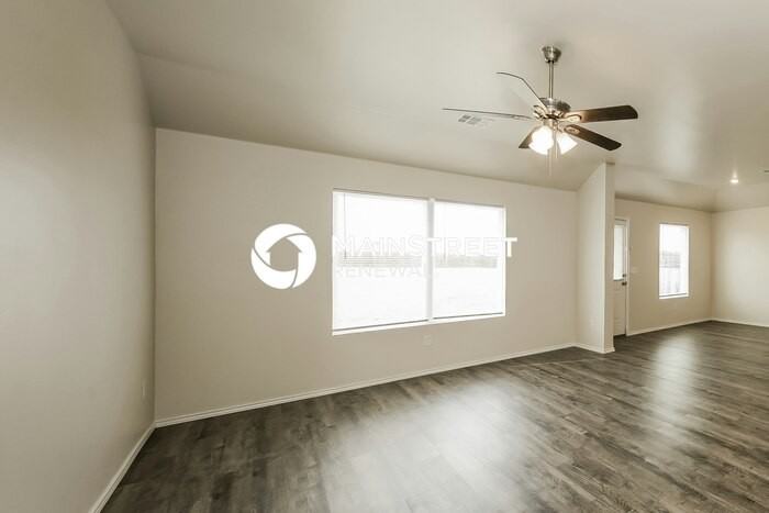 9513 Laredo Ln - Photo 4 of 18