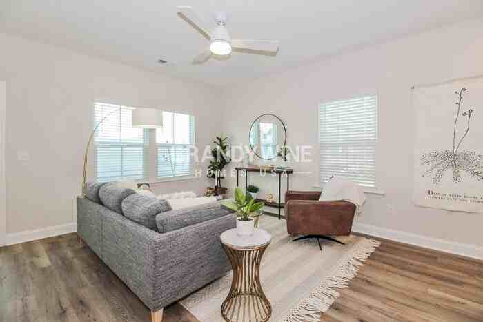 1052 Wildflower Dr - Photo 7 of 38