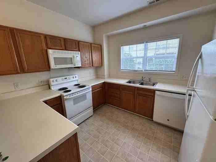 4622 Centrebrook Cir - Photo 2 of 26