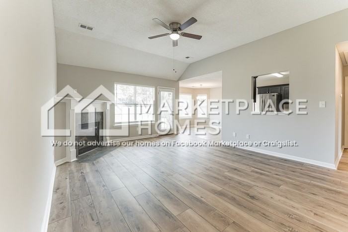 5776 Landau Dr - Photo 4 of 30