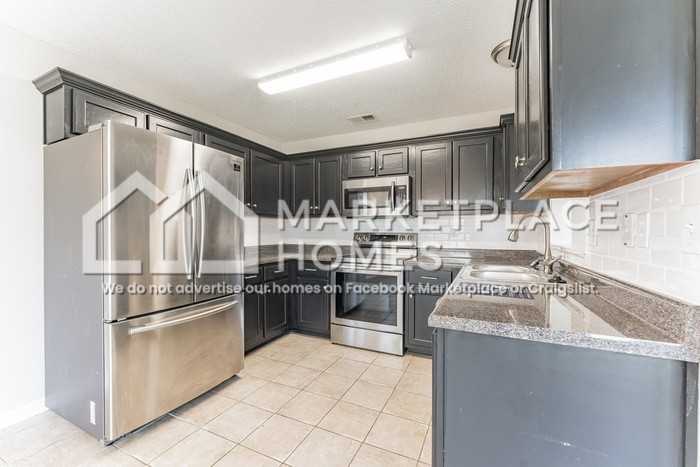 5776 Landau Dr - Photo 7 of 30