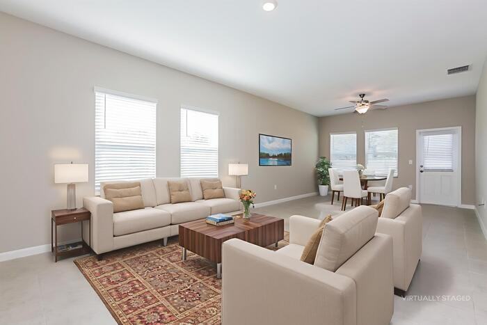 304 Kenilworth Dr - Photo 4 of 10