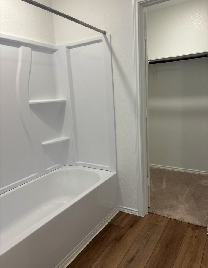 2504 Willkomen Way - Photo 6 of 21