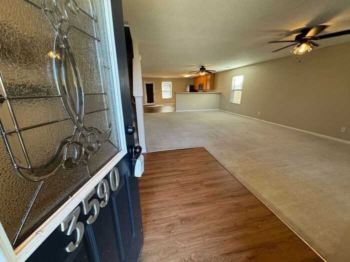 3590 Avalon Lake Dr - Photo 3 of 35