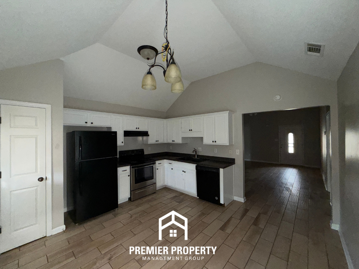 270 Village Dr - Photo 5 of 24