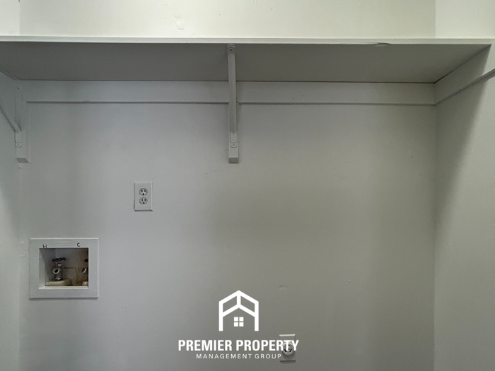 3760 Ivanhoe Dr - Photo 7 of 19