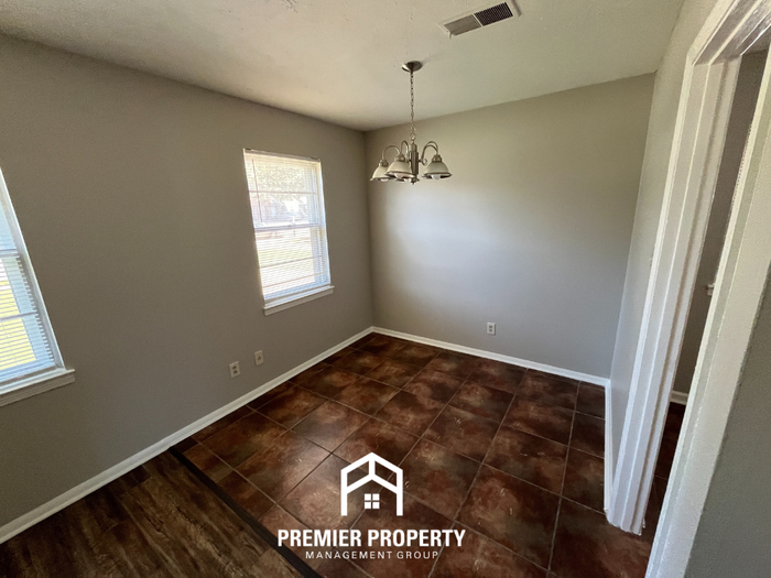 3124 South Goodlett Street - Photo 4 of 17