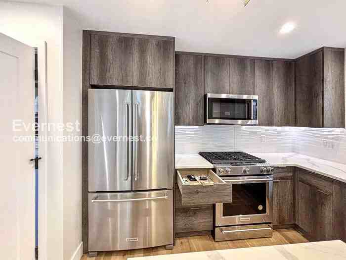 2162 South Ash Street - Photo 2 of 18