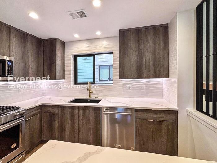 2162 South Ash Street - Photo 3 of 18