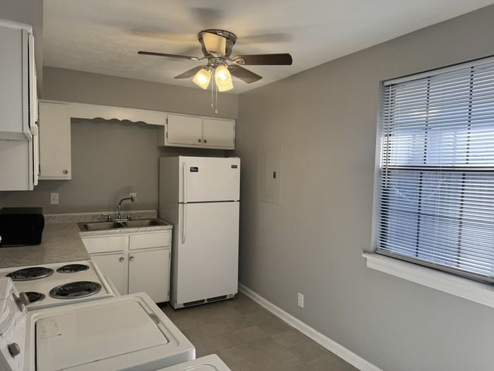 1608 Forest Ave #B - Photo 3 of 19