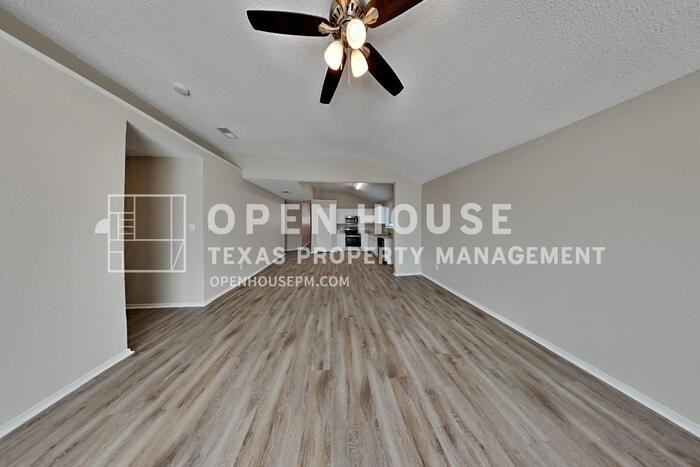 1924 Overland Street - Photo 6 of 30