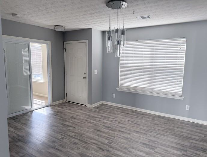 686 W Oaks Dr - Photo 7 of 21