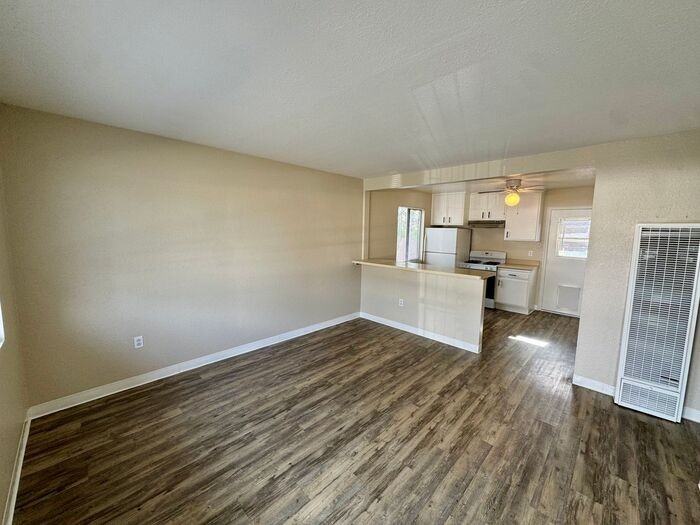 3237 Clairemont Mesa Blvd - Photo 2 of 11